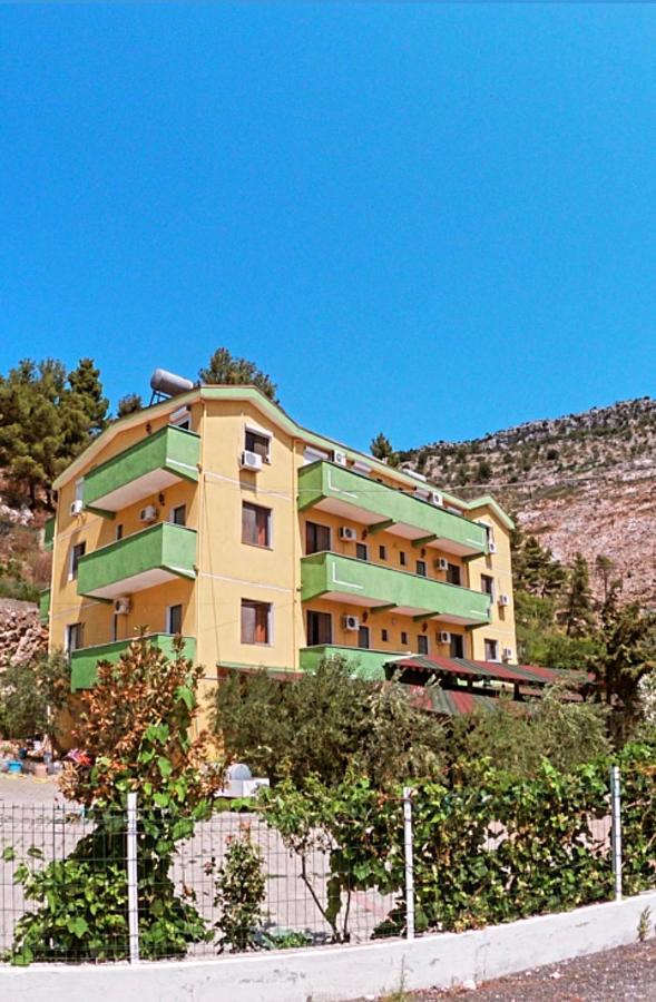 Hotel Bolonja Shëngjin Екстериор снимка